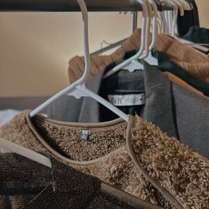 UNIQLO Fuzzy Bear Side Pocket Sweater, Worn Twice, Upselling bc it’s v cute